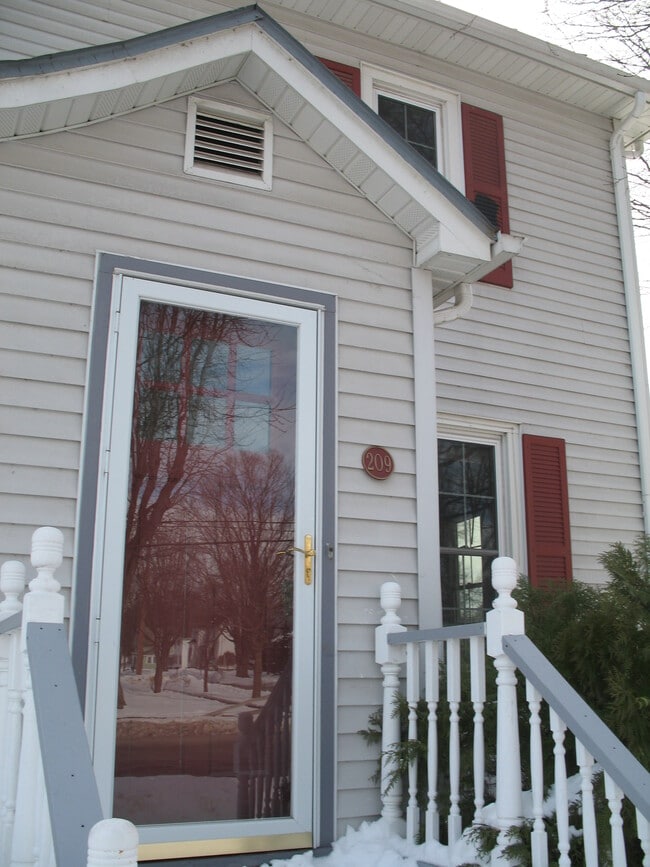 209 Garland St E, Unit 209 East Garland St.