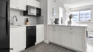 305 Dr. M.L.K. Jr St S in St. Petersburg, FL - Building Photo - Building Photo