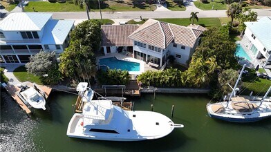 1748 Jewel Box Dr in Sanibel, FL - Building Photo - Building Photo