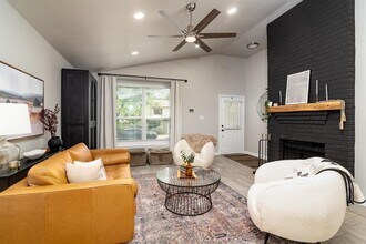 1407 Elm Brook Dr in Austin, TX - Building Photo - Building Photo