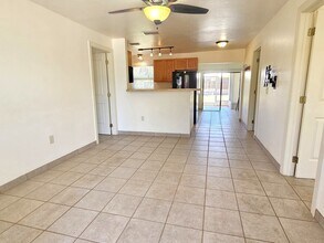 323 Palmetto Rd W in Nokomis, FL - Building Photo - Building Photo