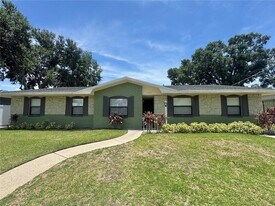 1812 3rd St SE, Unit A in Winter Haven, FL - Building Photo
