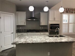 7182 Willow Moss Ct in Las Vegas, NV - Building Photo - Building Photo
