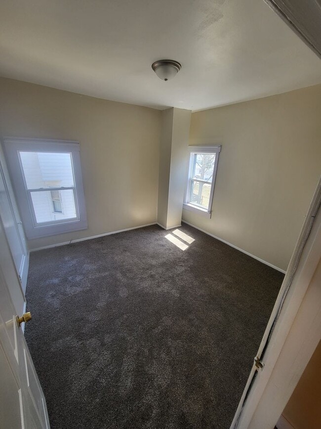 327/329-329 6th Ave in Baraboo, WI - Building Photo - Building Photo