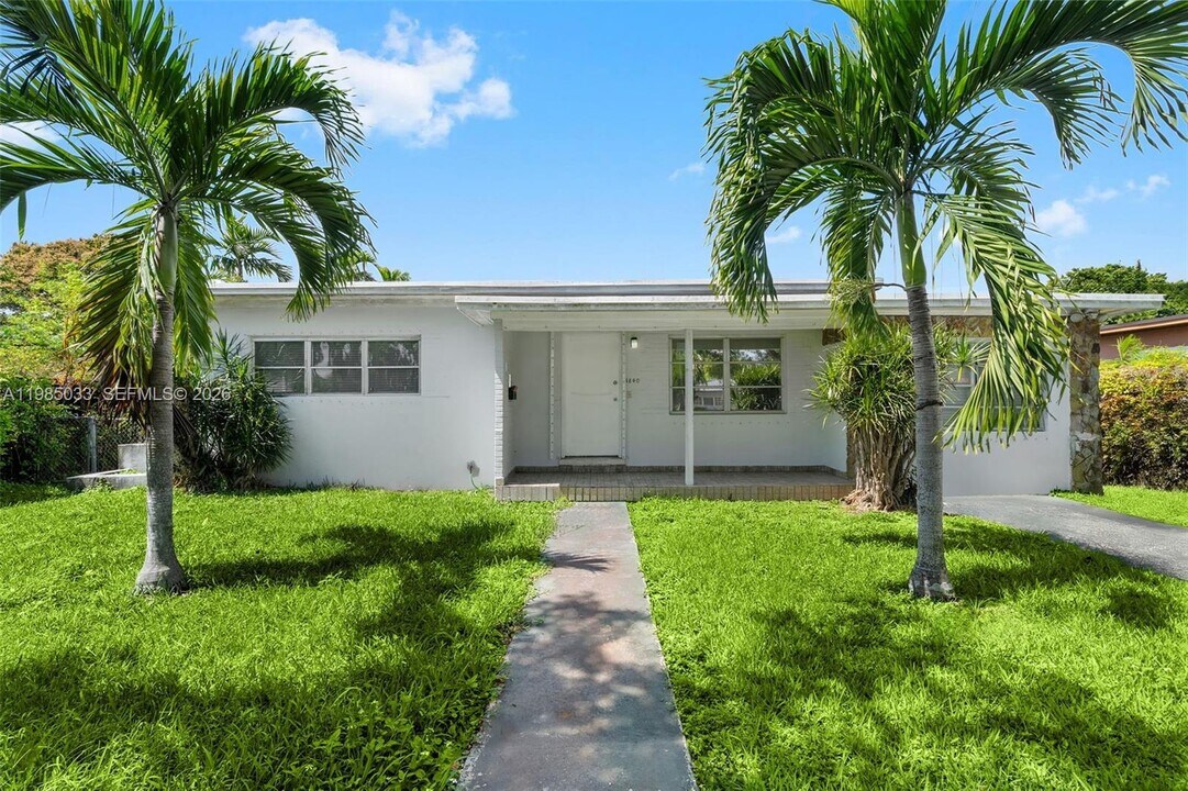 1840 SW 63rd Ave in Miami, FL - Building Photo