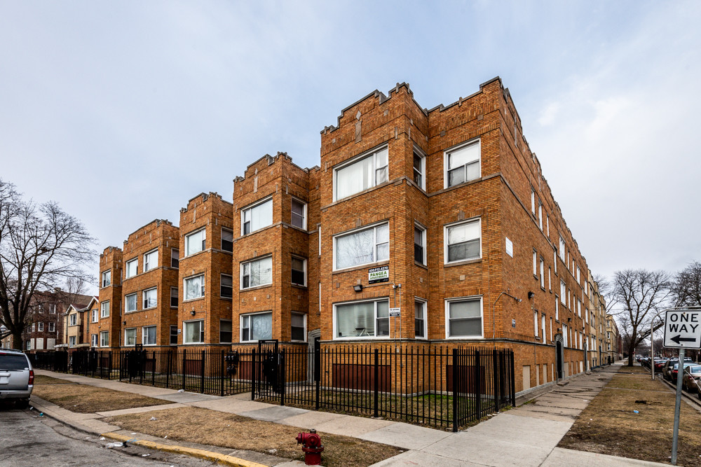 7800-10 S Kingston in Chicago, IL - Foto de edificio