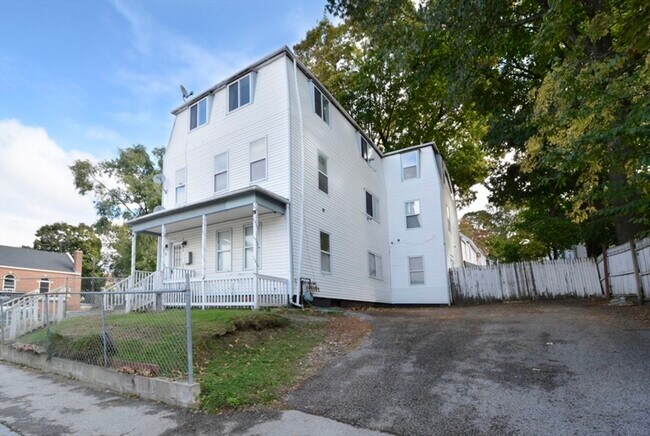 23 Hawley St in Worcester, MA - Building Photo - Building Photo