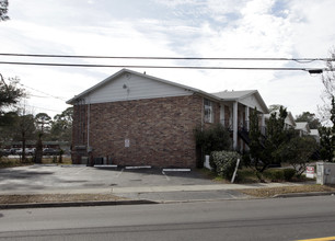 St. Charles Gardens Apartments in Jacksonville, FL - Building Photo - Building Photo