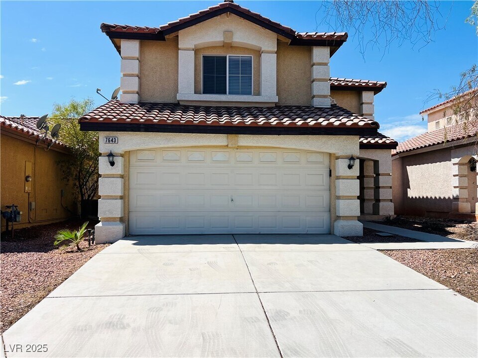 7643 Starshell Point Ct in Las Vegas, NV - Building Photo