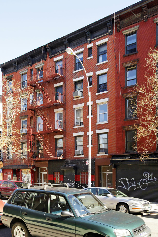 505 E 6th St in New York, NY - Building Photo - Building Photo