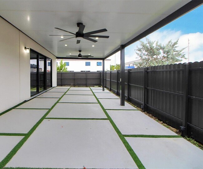 320 NW 13th Ct in Homestead, FL - Building Photo - Building Photo