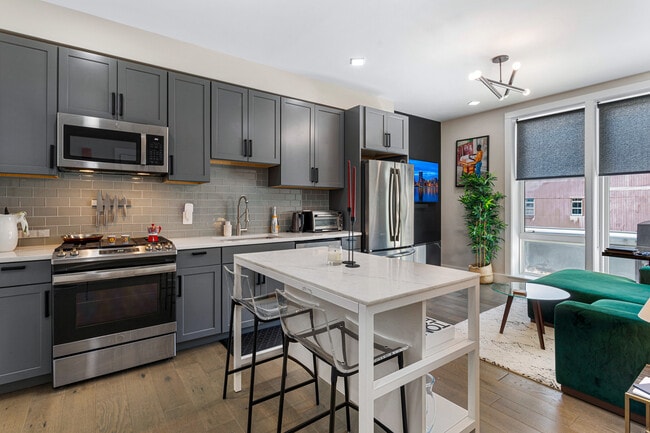 1028 Bladensburg Rd NE in Washington, DC - Foto de edificio - Building Photo