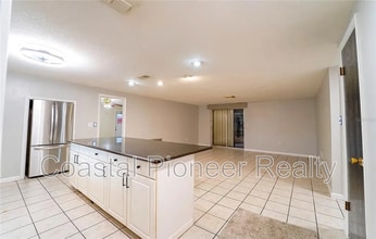 7713 Heather St in New Port Richey, FL - Building Photo - Building Photo