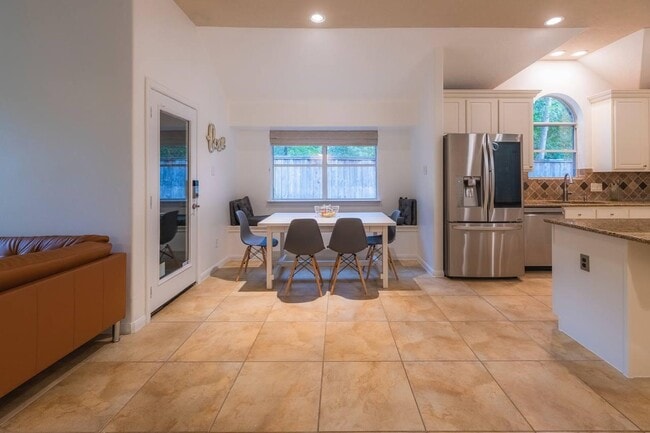 property at 6 Avenswood Pl