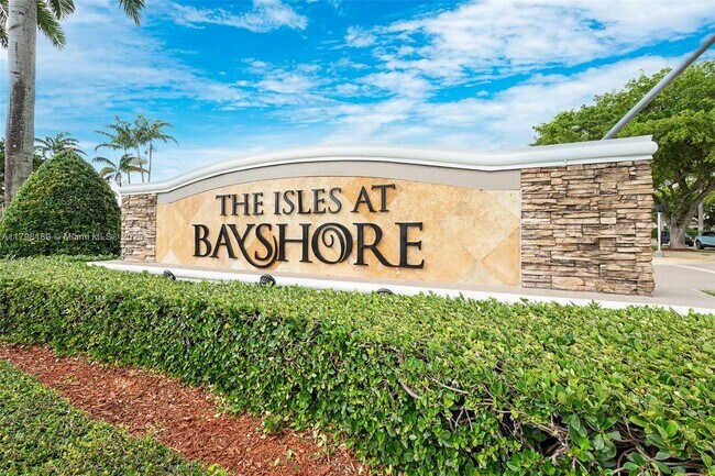 9369 SW 219th St in Cutler Bay, FL - Building Photo - Building Photo