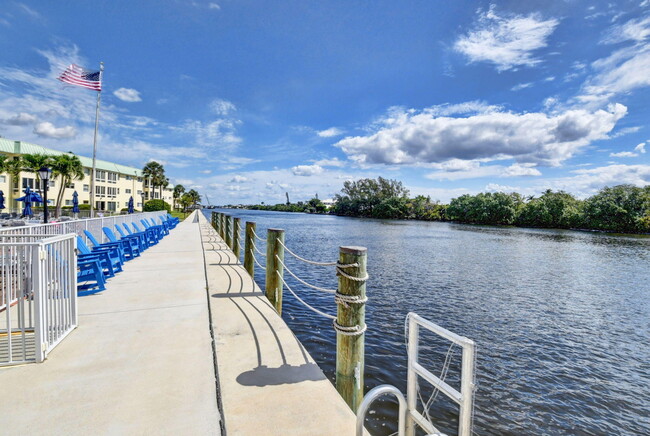 21 Colonial Club Dr, Unit 305 in Boynton Beach, FL - Building Photo - Building Photo