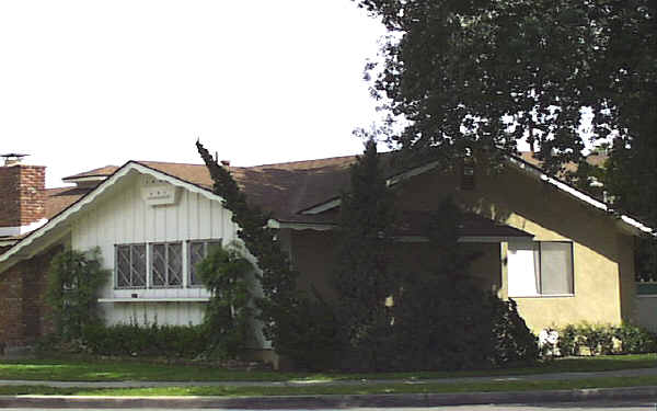 1126 W Fay Ln in Anaheim, CA - Building Photo