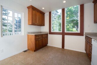 521 Pioneer Rd in Lake Arrowhead, CA - Building Photo - Building Photo