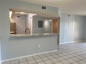 8560 SW 212th St in Cutler Bay, FL - Building Photo - Building Photo