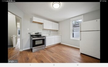 627 George St, Unit Unit2 in Norristown, PA - Foto de edificio - Building Photo