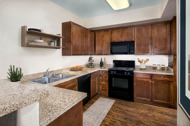 Jamboree Apartments and Townhomes in Rancho Cucamonga, CA - Foto de edificio - Building Photo