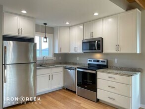 77 E Cascade St in Asheville, NC - Building Photo - Building Photo
