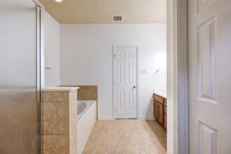 1130 Glenwood Canyon Ln in Houston, TX - Building Photo - Building Photo