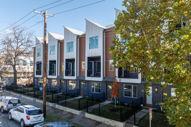 San Jacinto Flats in Dallas, TX - Building Photo - Building Photo