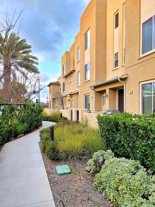 5351 Ocean, Unit 105 in Hawthorne, CA - Building Photo