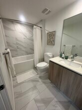 610 NE 1st Pl, Unit S4 in Hialeah, FL - Building Photo - Building Photo