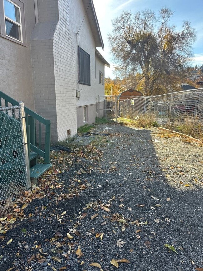 332 N 10th St in Klamath Falls, OR - Building Photo - Building Photo