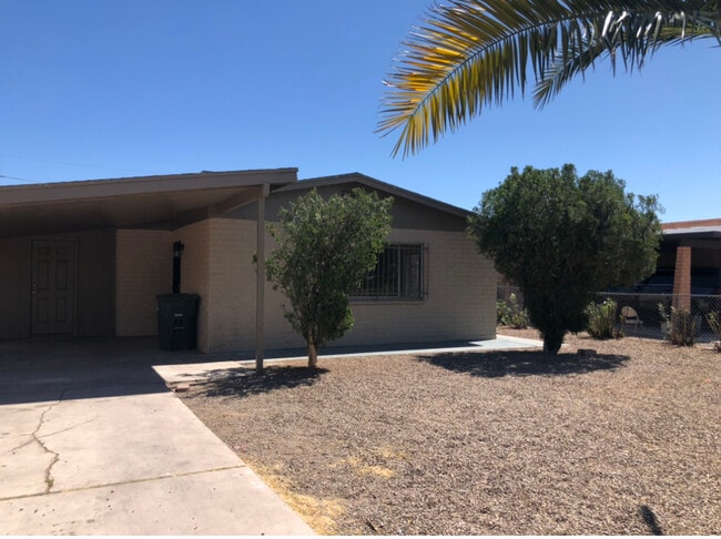 1132 E 26th St in Tucson, AZ - Foto de edificio - Building Photo