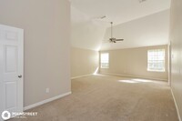 5423 Bluegrass Dr in Atlanta, GA - Foto de edificio - Building Photo