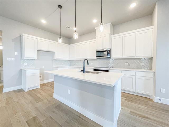 961 Tesslynn Ave in Godley, TX - Building Photo - Building Photo