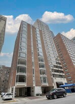 227 E Walton Pl in Chicago, IL - Building Photo