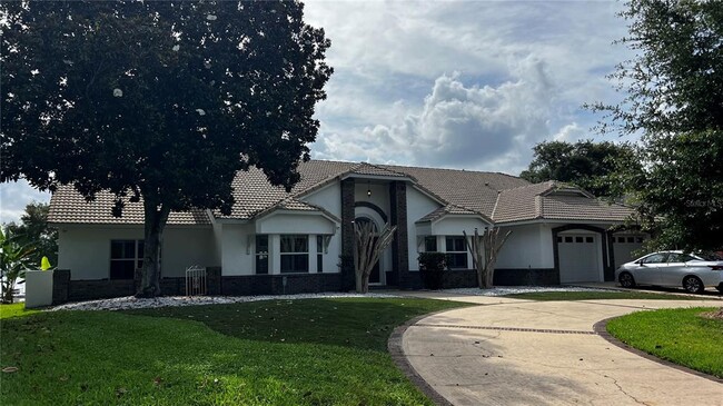 property at 8625 Vista Shores Ct