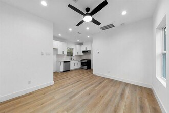 2805 Nettleton St in Houston, TX - Building Photo - Building Photo