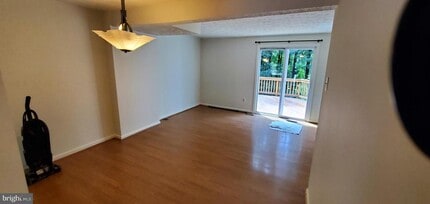 1580 Poplar Grove Dr in Reston, VA - Building Photo - Building Photo