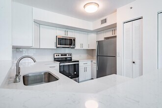 602 Villa Cir in Boynton Beach, FL - Building Photo - Building Photo
