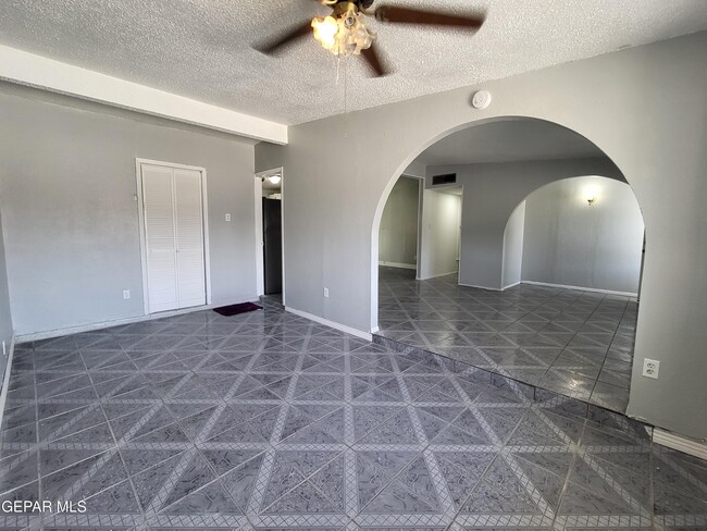 302 Limonite Cir in El Paso, TX - Building Photo - Building Photo