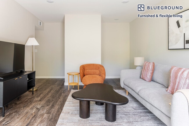 2721 Midtown Ct in Palo Alto, CA - Building Photo - Building Photo