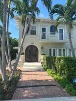 258 Seminole Ave in Palm Beach, FL - Building Photo
