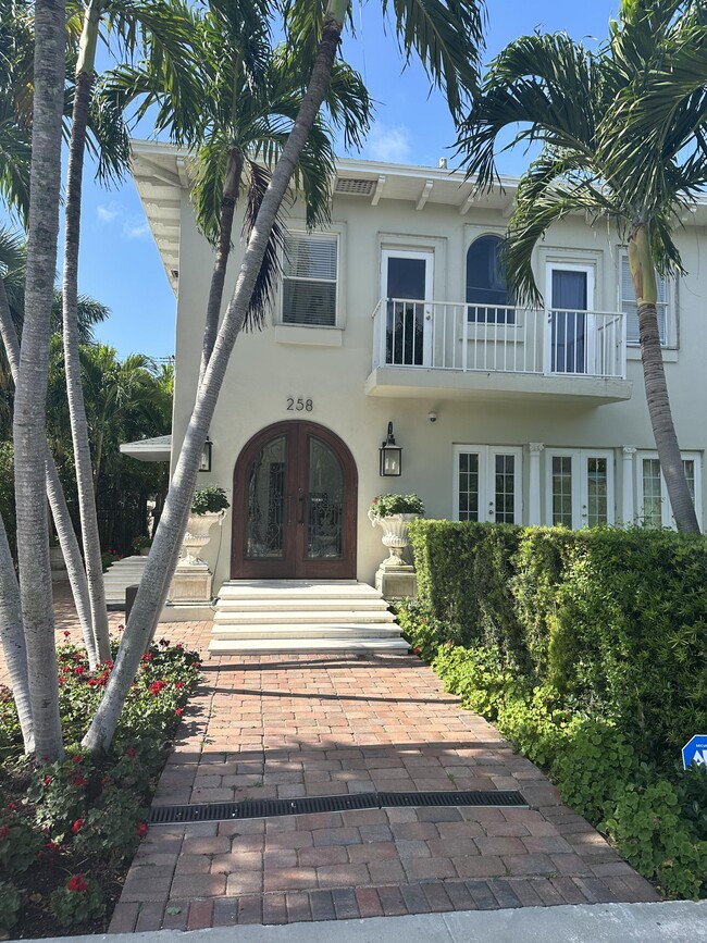 property at 258 Seminole Ave