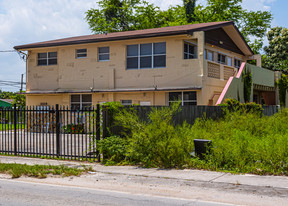 2239 NW 87th St in Miami, FL - Foto de edificio - Building Photo