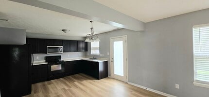 8048 Grove Berry Dr in Indianapolis, IN - Building Photo - Building Photo