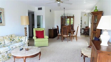 2457 Ecuadorian Way in Clearwater, FL - Building Photo - Building Photo