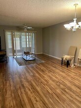 1271 SE Parkview Pl in Stuart, FL - Foto de edificio - Building Photo