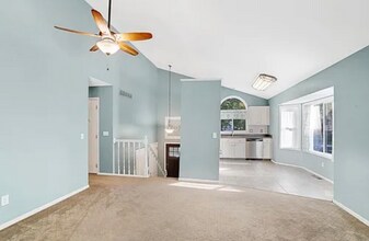 241 Wildhurst Rd in Waconia, MN - Foto de edificio - Building Photo