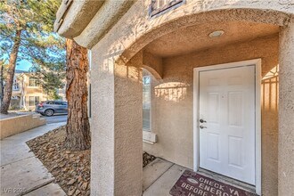 3950 S Sandhill Rd in Las Vegas, NV - Building Photo - Building Photo