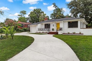 6105 Duke Rd in Jacksonville, FL - Building Photo